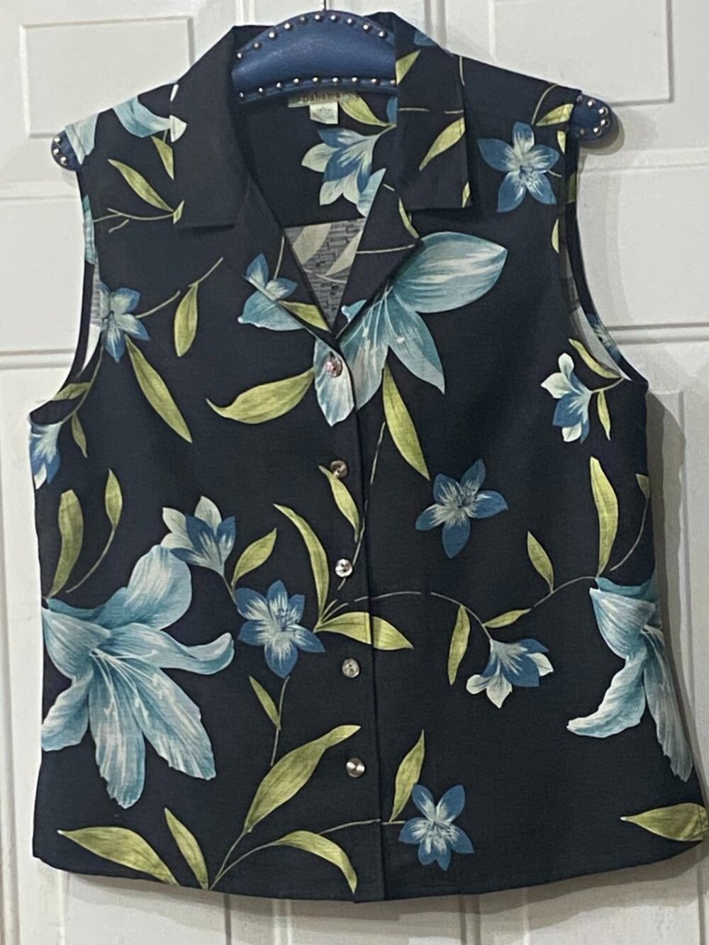 Tommy Bahama Silk Sz 12/14 (L) Blouse Button Up Sleeveless Black/Blue Floral